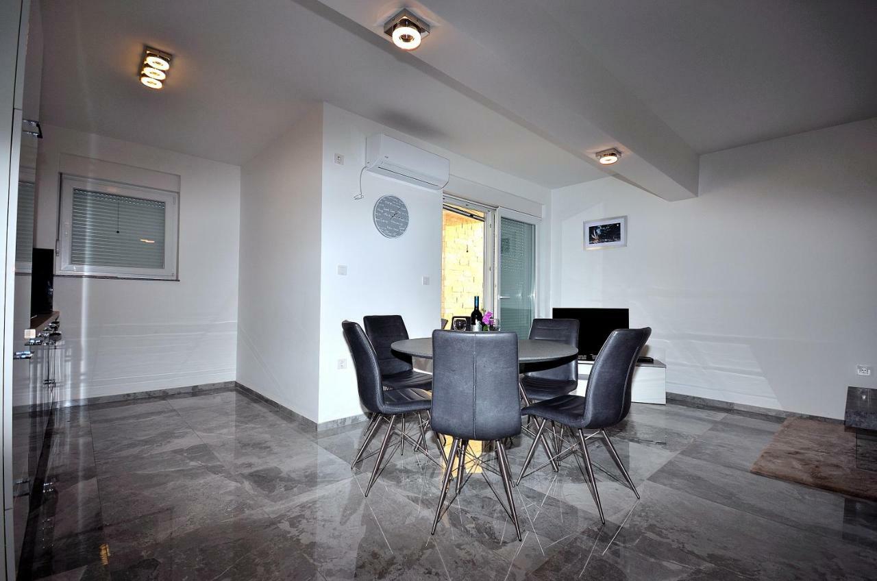 The Nikolic Suites - Villa Woegenstein Tribalj Eksteriør billede